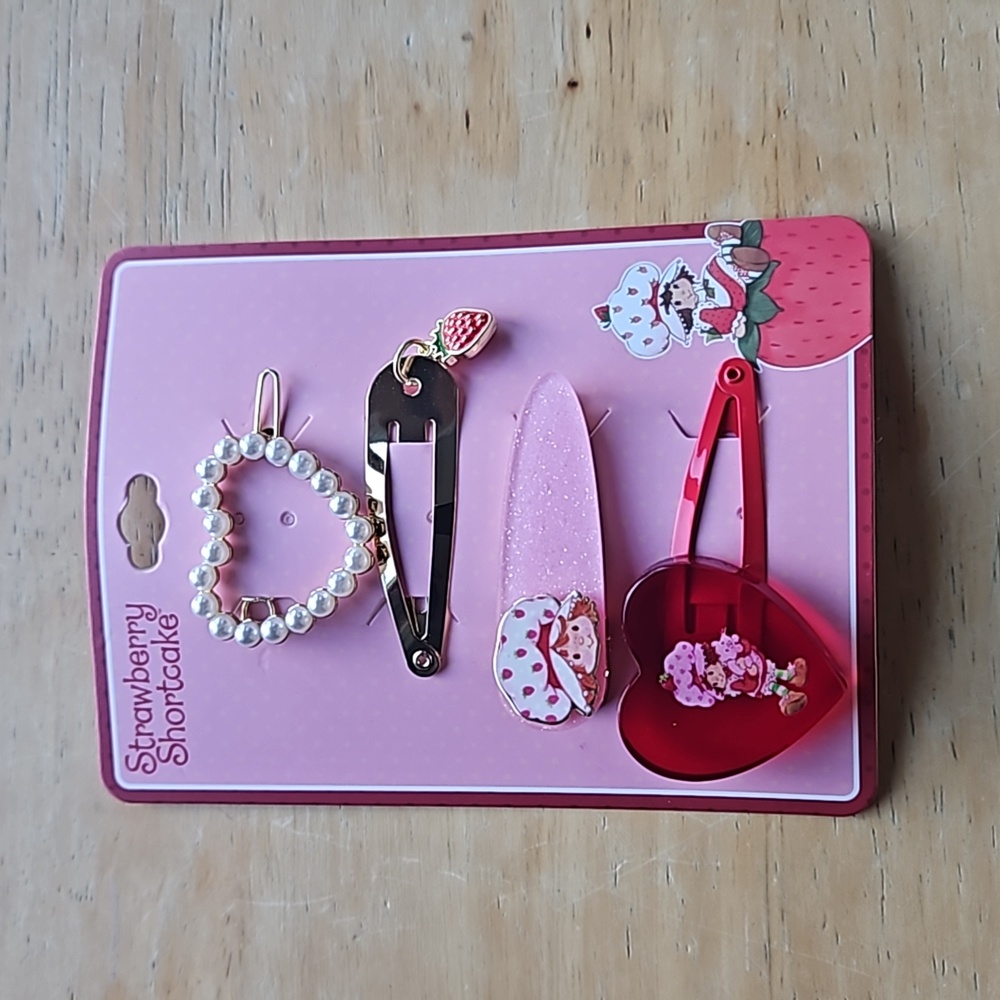 STRAWBERRY SHORTCAKE 4 PIECE HAIRCLIPS